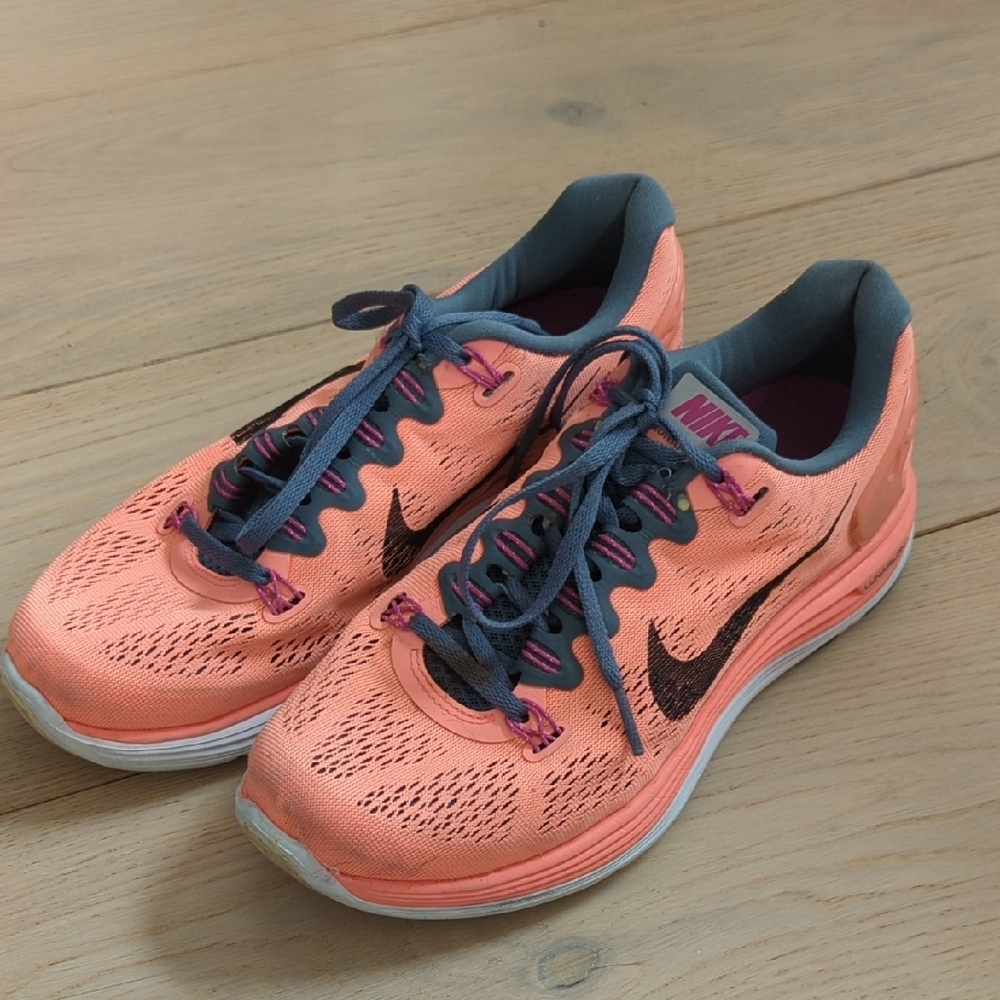 Nike Women's Peach Running Shoes